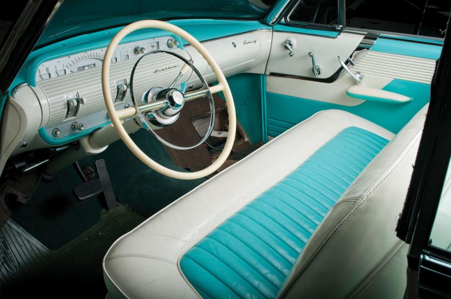 Интерьер Lincoln Capri Special Custom Convertible (76A) 1955 года  (фото 15 из 39)